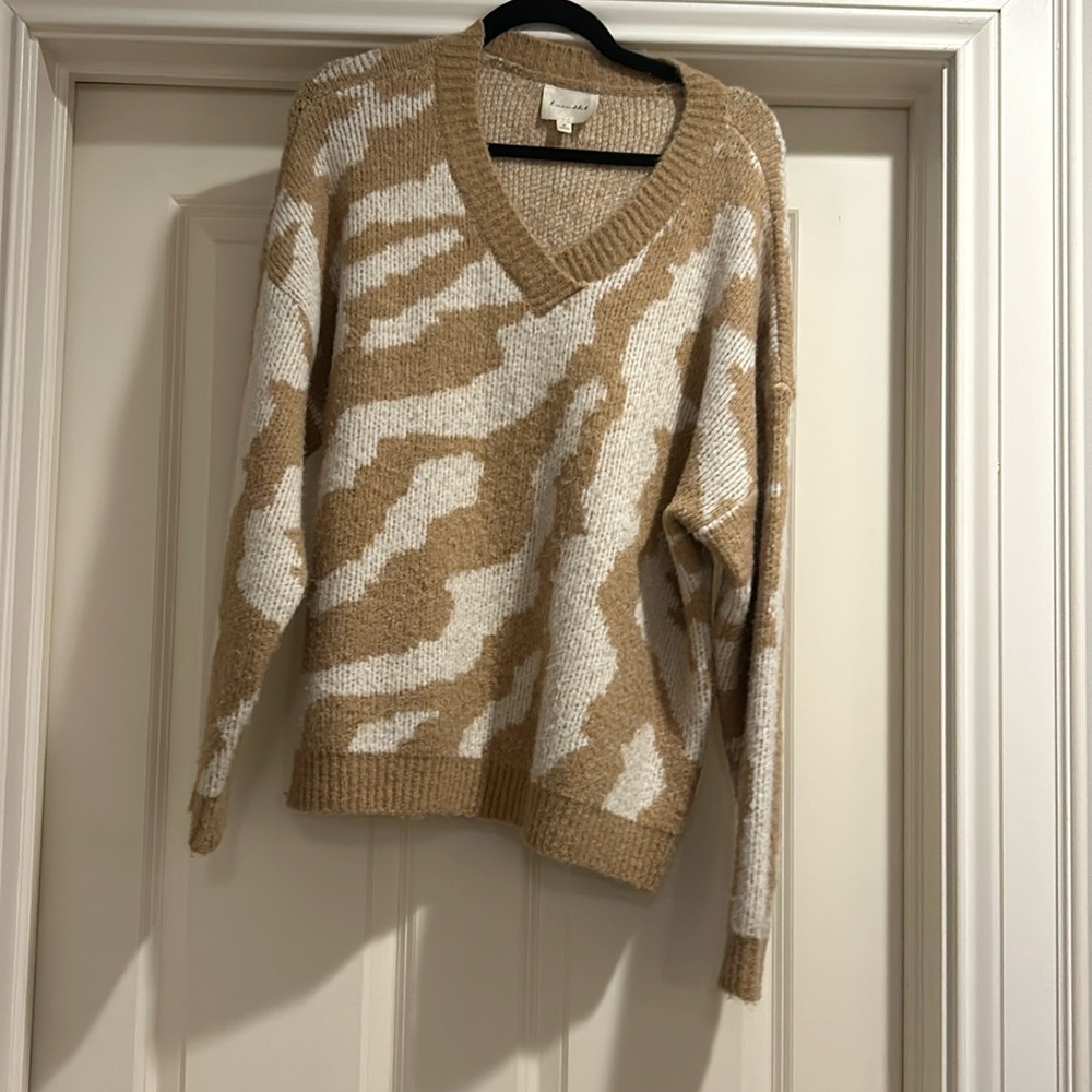 Line and dot Keaton Sweater Size Medium Camel